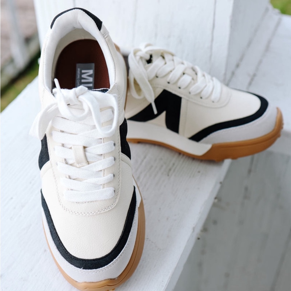 Mia Town Sneakers-9 women’s
